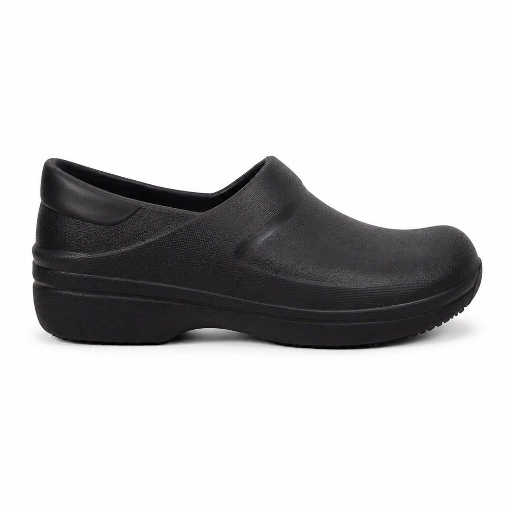 Crocs Neria Pro II Clogs Womens 7 Black Slip Resistant Work Nursing Chef Shoes